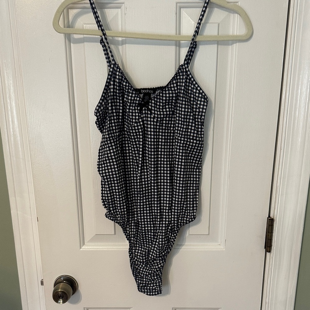 Boohoo Gingham Tie-Front Bodysuit. Bundle any 3 of my bodysuits for $15